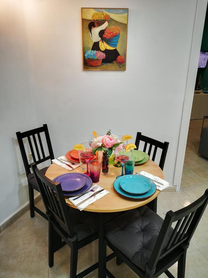 Apartamento Junto A Calle Larios Málaga Kültér fotó